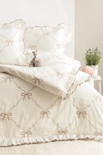 100% Cotton Double Duvet Cover Set – Premium Ruffle Bedding Set with Bow Tie Details Photograph-1