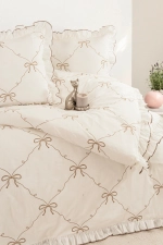 100% Cotton Double Duvet Cover Set – Premium Ruffle Bedding Set with Bow Tie Details Photograph-2