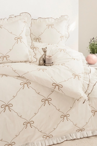 100% Cotton Double Duvet Cover Set – Premium Ruffle Bedding Set with Bow Tie Details