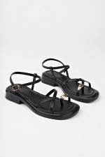 Sandales Entredoigts Noires à Brides Croisées et Détail Anneau pour Femme Photographie-1